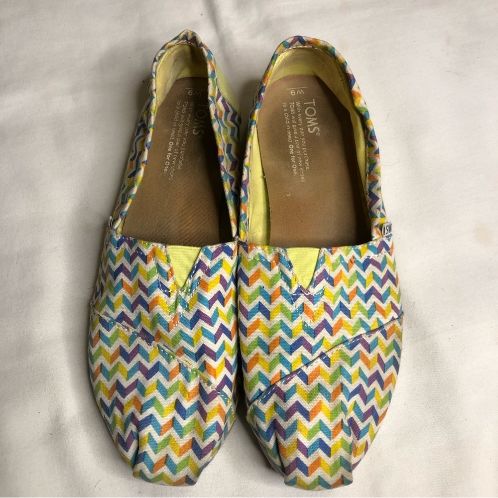 Toms Classic multicolor chevron canvas flat slip on shoes